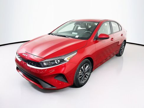 Used 2024 Kia Forte LXS image 3