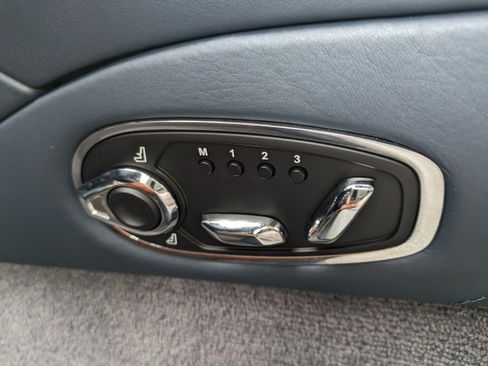 Used 2020 Aston Martin DBS Superleggera Volante RWD image 35