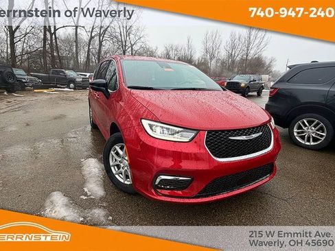 New 2026 Chrysler Pacifica Select image 1