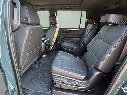 Used 2025 Chevrolet Suburban RST w/ Comfort Package AWD/4WD image 19