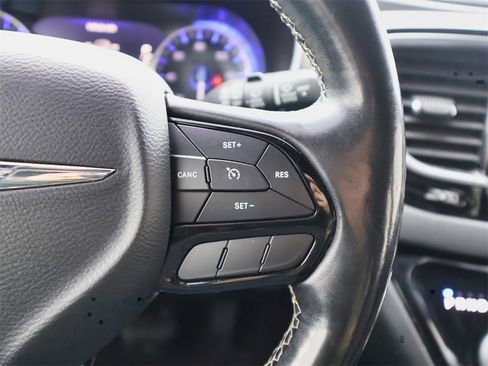 Used 2019 Chrysler Pacifica Touring-L Plus w/ S Appearance Package image 29