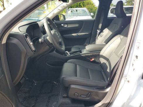 Certified 2026 Volvo XC40 B5 Plus AWD/4WD image 17