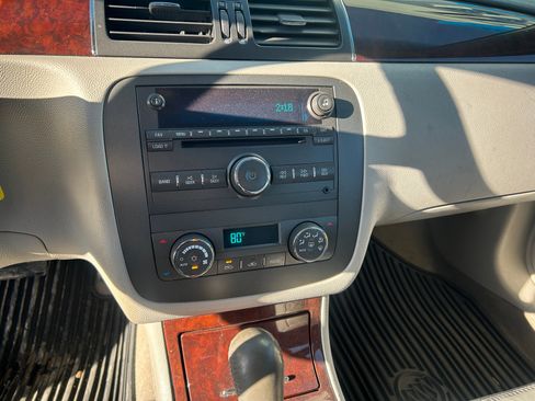 Used 2009 Buick Lucerne CXL w/ Driver Confidence Package image 22