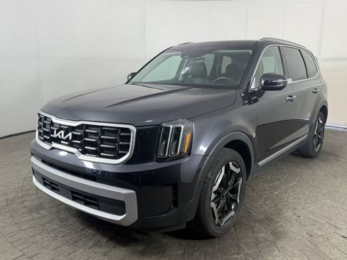Used 2025 Kia Telluride S FWD image 3