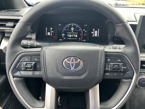 Used 2025 Toyota 4Runner SR5 image 28
