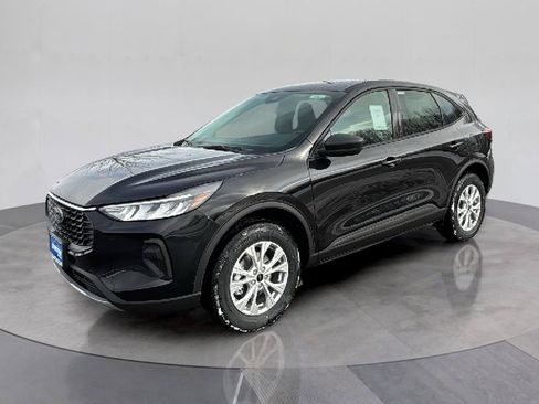 Used 2025 Ford Escape Active w/ Tech Pack #1 AWD/4WD image 1