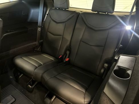 Certified 2024 Cadillac XT6 Premium Luxury AWD/4WD image 27