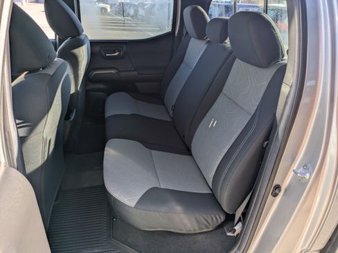 Used 2023 Toyota Tacoma TRD Sport image 17