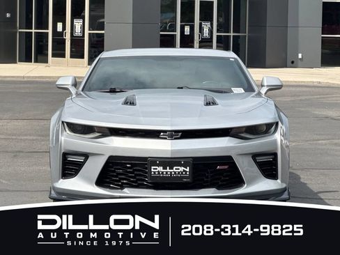 Used 2018 Chevrolet Camaro SS RWD image 9