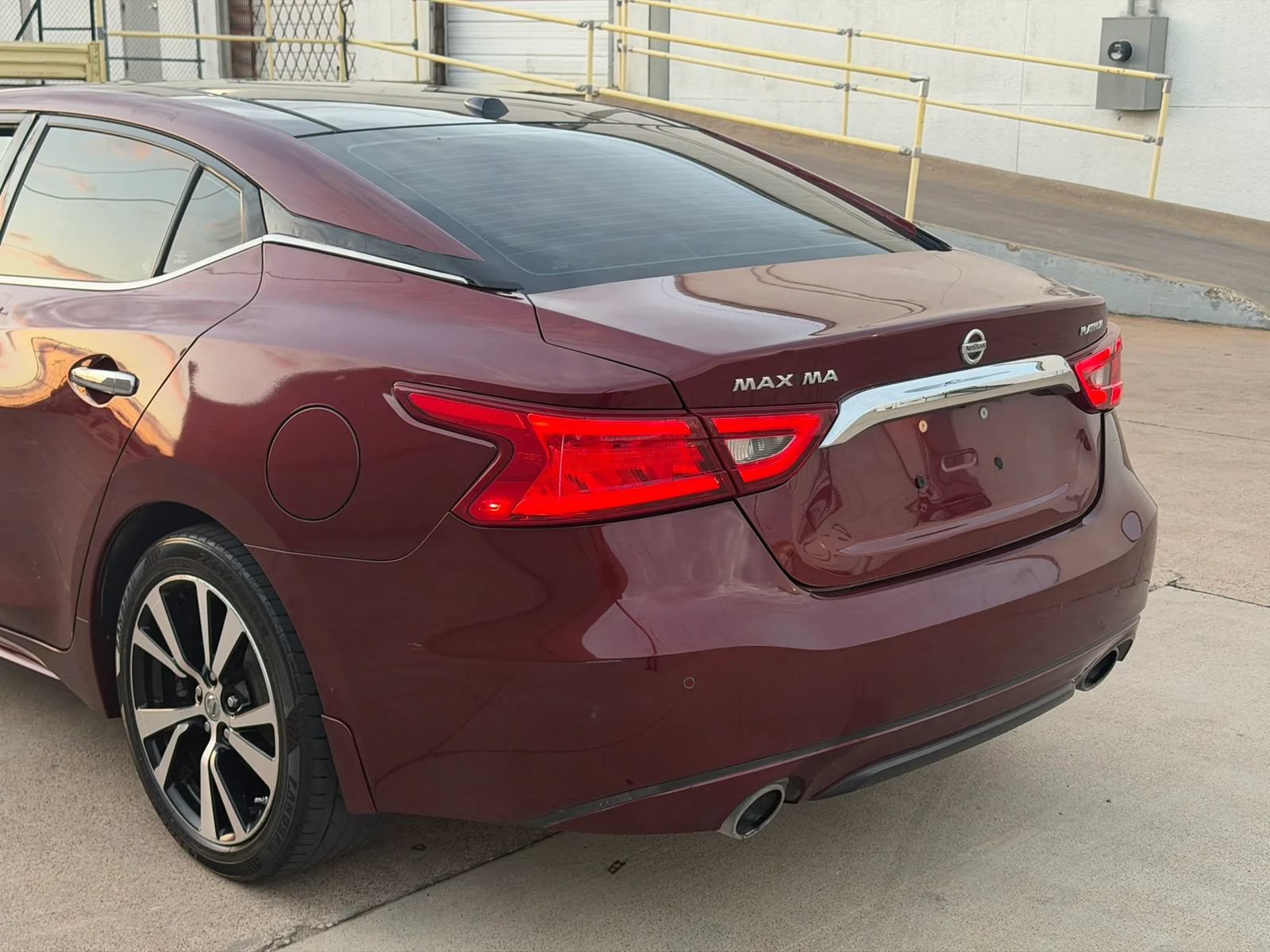 Used 2017 Nissan Maxima Platinum FWD image 8