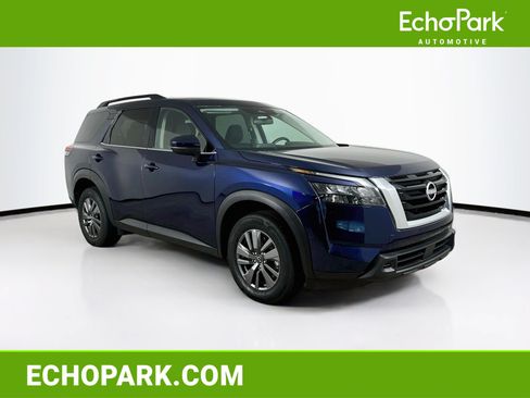 Used 2025 Nissan Pathfinder SV AWD/4WD image 1