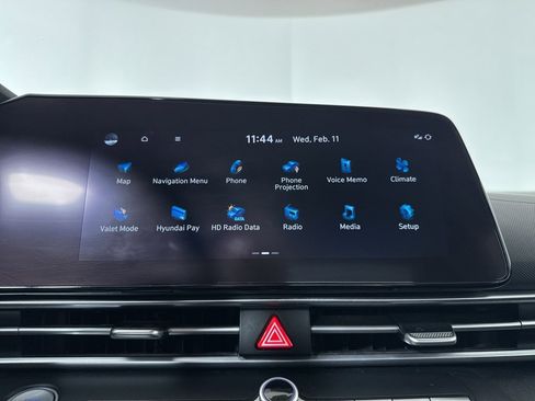 Used 2023 Hyundai Elantra SEL w/ Convenience Package image 16