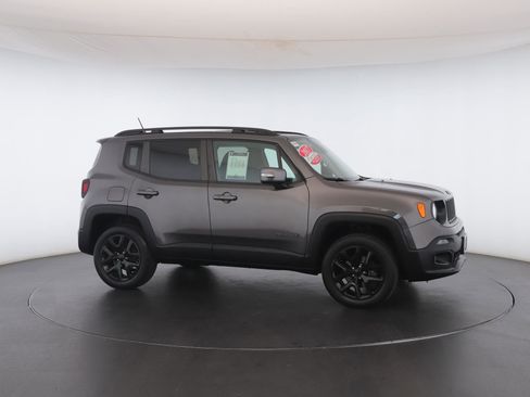 Used 2017 Jeep Renegade Altitude image 32