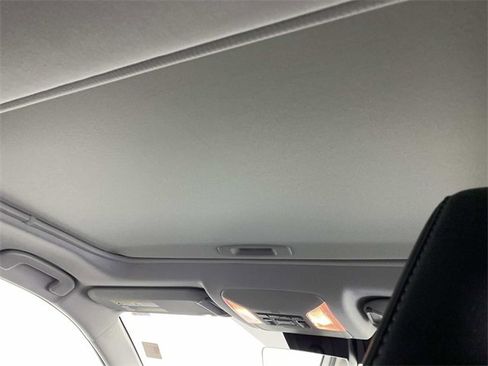 Used 2019 Toyota RAV4 XLE Premium image 13