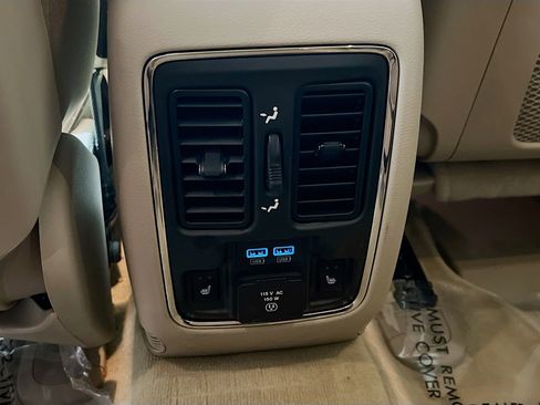 Used 2021 Jeep Grand Cherokee Overland image 20