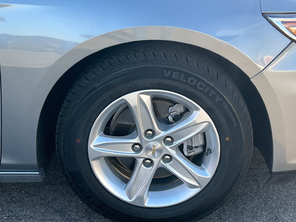Used 2024 Chevrolet Malibu LT FWD image 14
