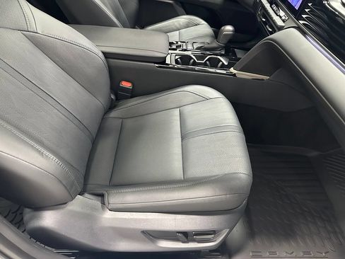 Used 2026 Toyota Camry XSE FWD image 63