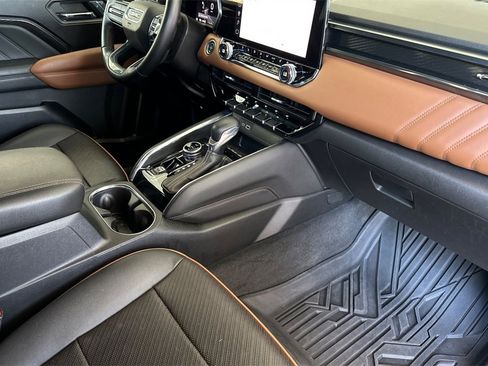 Used 2023 GMC Canyon AT4 w/ AT4 Premium Package image 18