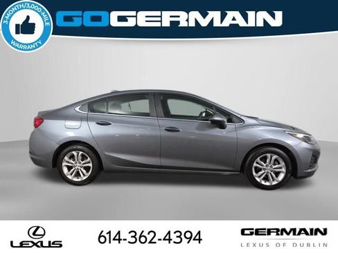 Used 2019 Chevrolet Cruze LT w/ Convenience Package image 5