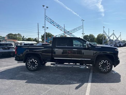 Used 2025 Chevrolet Silverado 2500 High Country image 17
