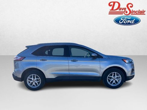 Used 2024 Ford Edge SEL w/ Convenience Package image 5