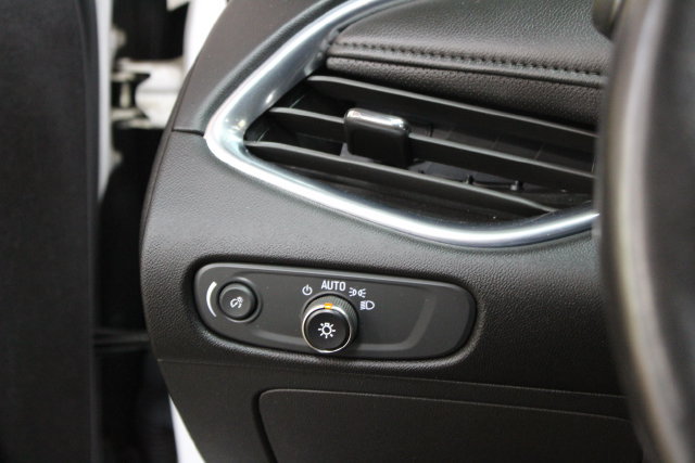 Used 2022 Chevrolet Malibu Premier FWD image 15