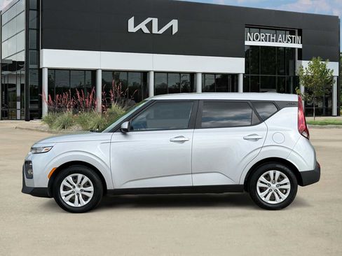 Used 2020 Kia Soul LX FWD image 3