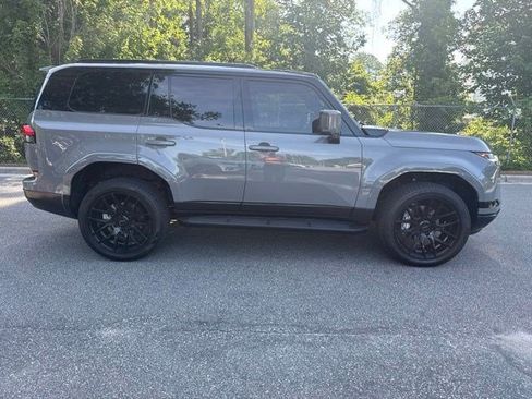 Used 2026 Lexus GX 550 w/ Cold Area Package AWD/4WD image 12