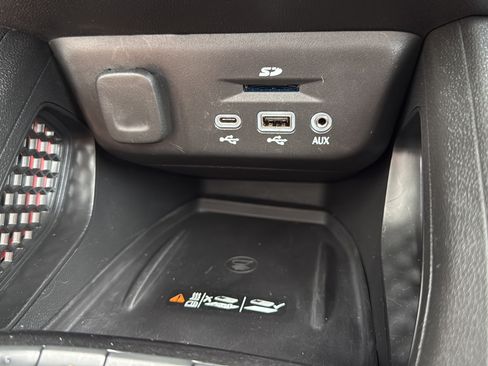 Used 2023 Chevrolet TrailBlazer RS w/ Sun and Liftgate Package AWD/4WD image 37