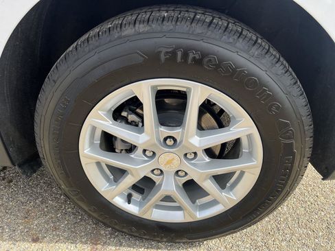 Used 2023 Chevrolet Equinox LS image 40