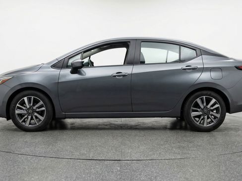 Used 2025 Nissan Versa SV image 5