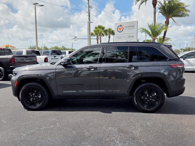 New 2026 Jeep Grand Cherokee Altitude RWD image 5