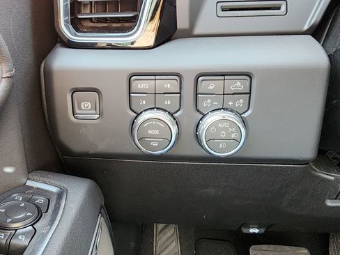 New 2026 GMC Sierra 3500 Denali w/ LPO, Black Badging Package image 22