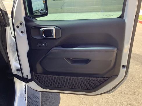Used 2023 Jeep Wrangler Unlimited Sahara AWD/4WD image 42