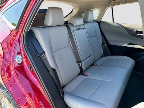 Used 2023 Toyota Venza Limited image 26