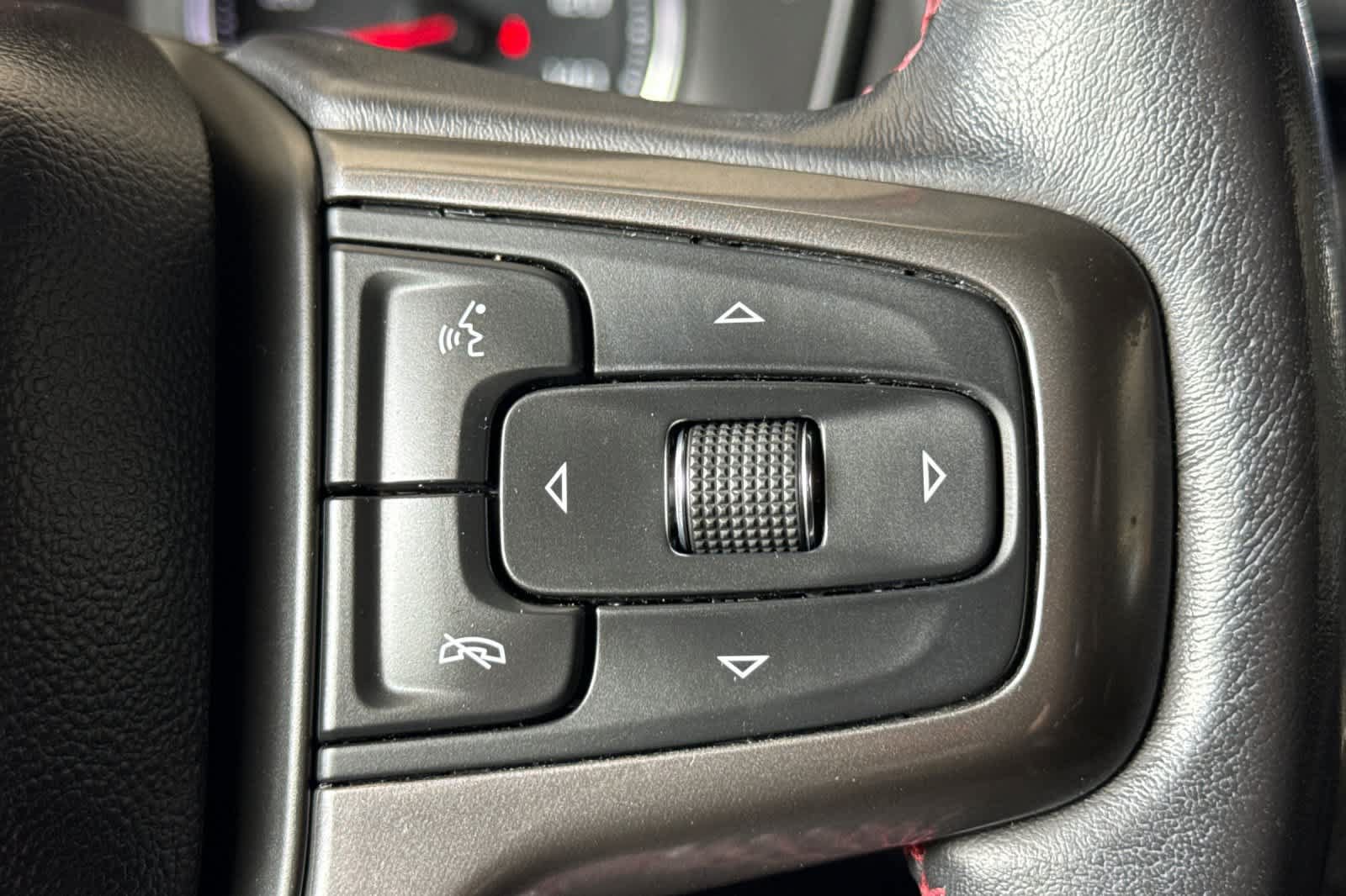 Used 2021 Chevrolet Suburban RST AWD/4WD image 29
