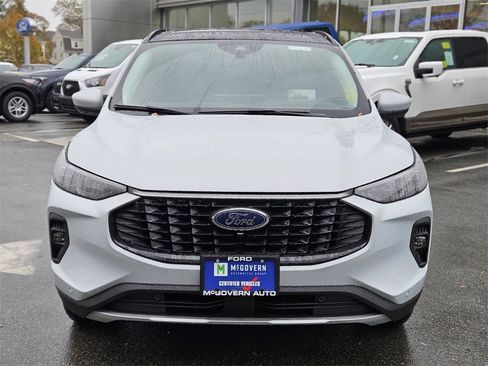 New 2025 Ford Escape SE w/ PHEV Premium Package image 8