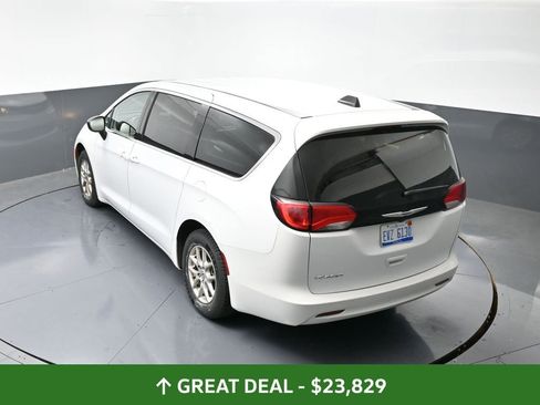 Used 2024 Chrysler Voyager LX image 21