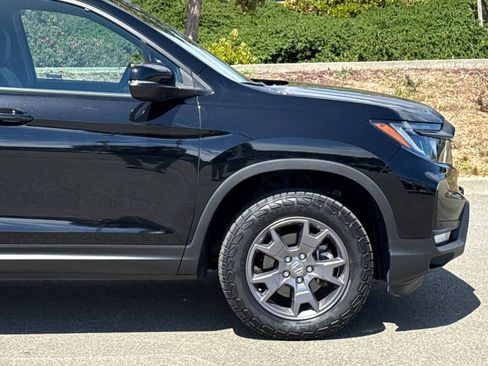 Certified 2024 Honda Passport TrailSport image 32