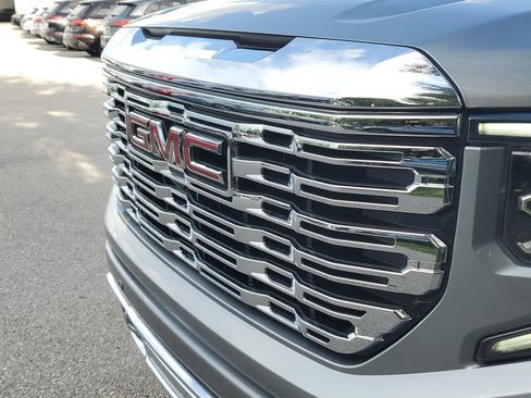 Used 2024 GMC Sierra 1500 Denali w/ Denali Reserve Package AWD/4WD image 11