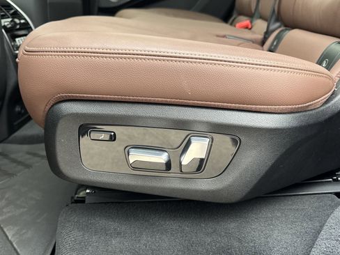 Used 2020 BMW X7 xDrive50i w/ Cold Weather Package image 28