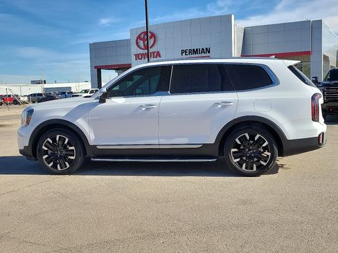 Used 2024 Kia Telluride SX w/ Towing Package image 2