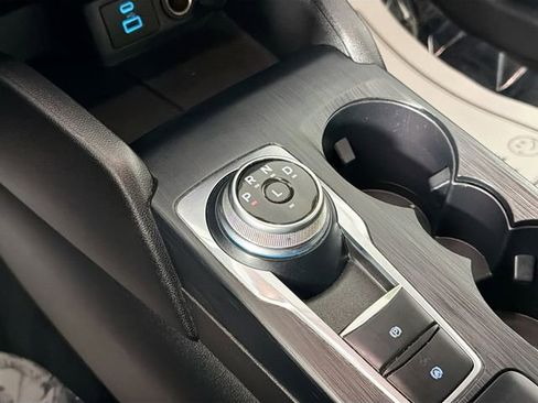 Used 2022 Ford Escape SE image 16