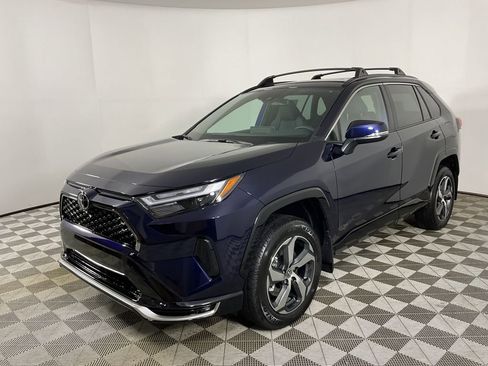 New 2025 Toyota RAV4 SE image 3