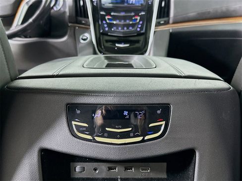 Used 2020 Cadillac Escalade Premium Luxury image 33