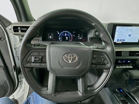 Certified 2025 Toyota Tacoma SR5 AWD/4WD image 11