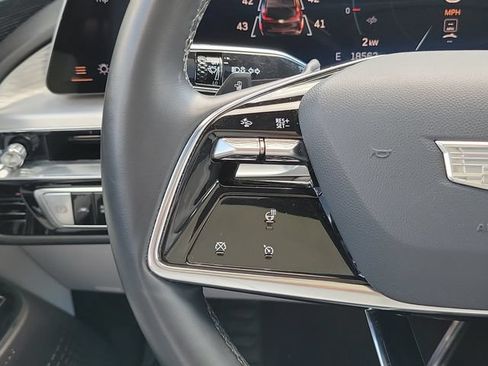 Certified 2024 Cadillac Lyriq Luxury AWD/4WD image 11