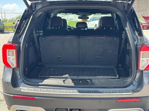 Used 2020 Ford Explorer Platinum w/ Premium Technology Package AWD/4WD image 11