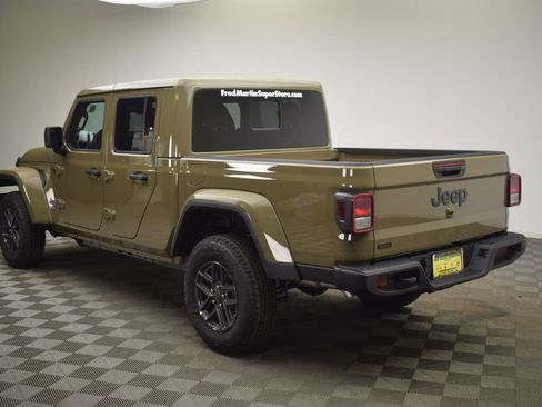 New 2026 Jeep Gladiator Sport image 13