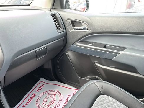 Used 2022 Chevrolet Colorado Z71 image 9